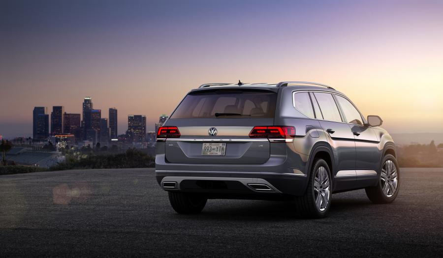  Volkswagen Atlas V6 2017 года  (фото 10 из 46)
